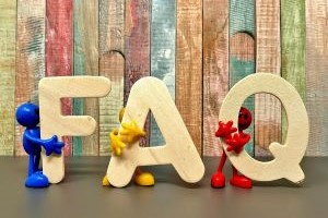 Buchstaben F,A und Q: Illustration zum Thema FAQ zum Arbeitsrecht