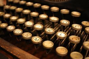 Kontakt - alte Schreibmaschine